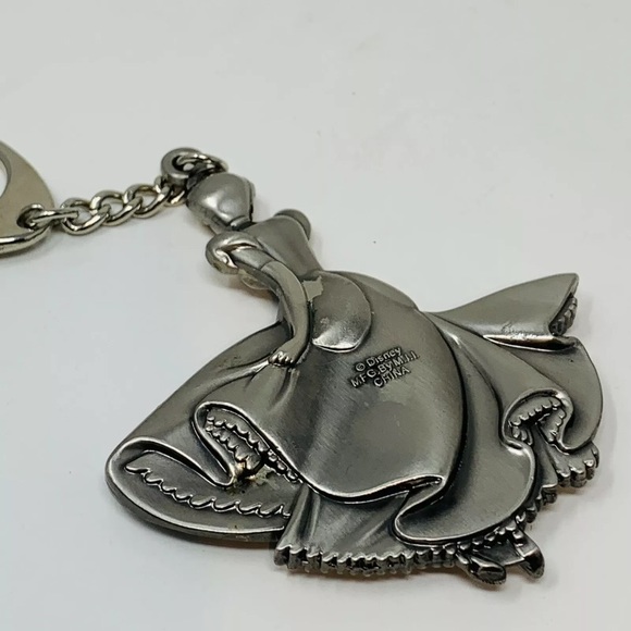 Disney Cinderella Princess Chrome Metal Keychain Double-Sided Collectible Unique - Picture 3 of 6